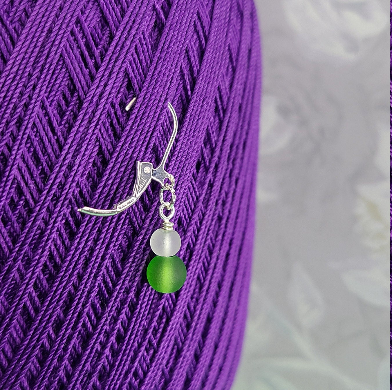 Locking Stitch Markers - Colorful Glass Beads