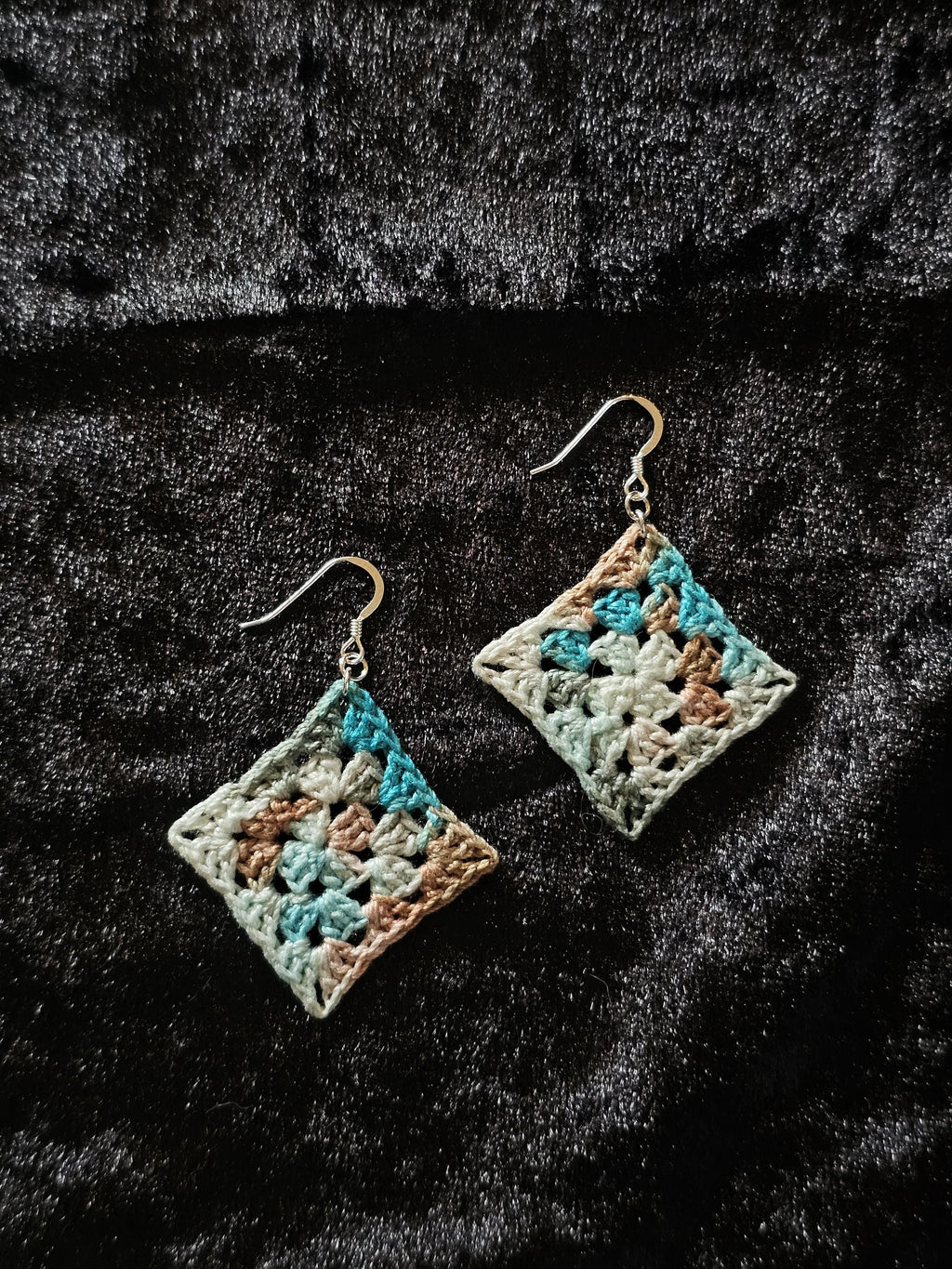 Crocheted Granny Square Earrings – Handmade Cotton Thread Jewelry, Boho Retro Gift, Lightweight Dangles