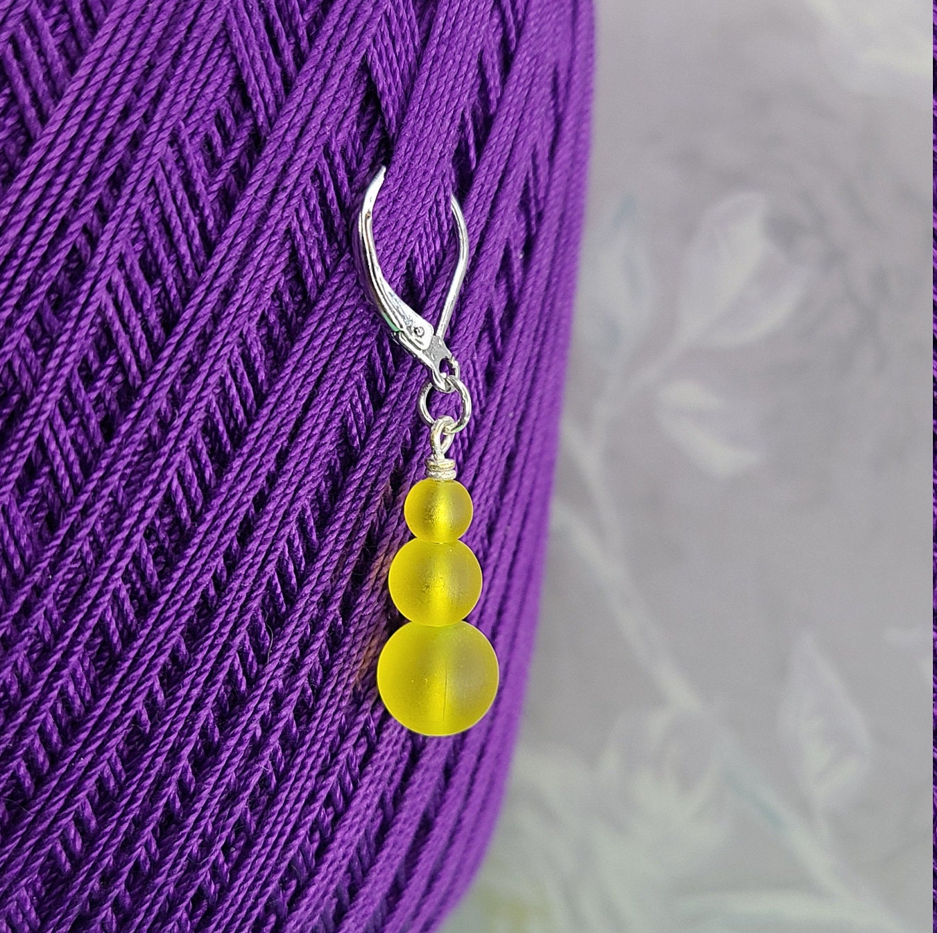 Colorful Locking Stitch Marker - Handmade Glass