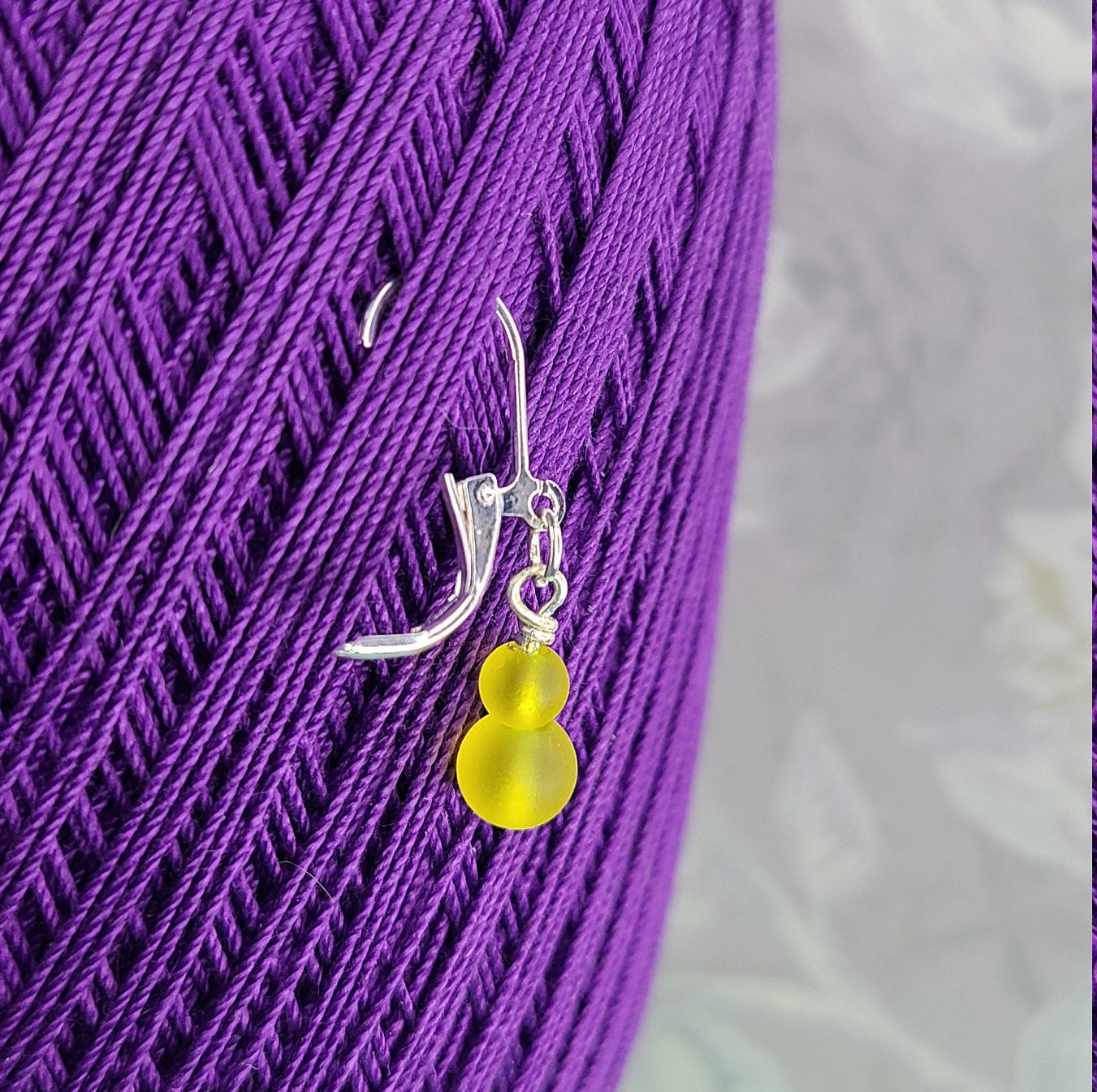 Locking Stitch Markers - Colorful Glass Beads